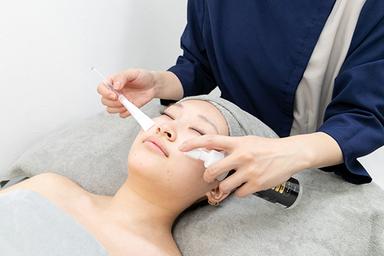 【新規限定】美肌フォト光フェイシャル＋美白ケア 50分 通常料金8,000円