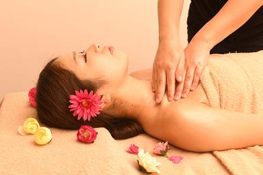 D.【アロマで癒されたい方に】全身リンパオイル60分+足裏30分 