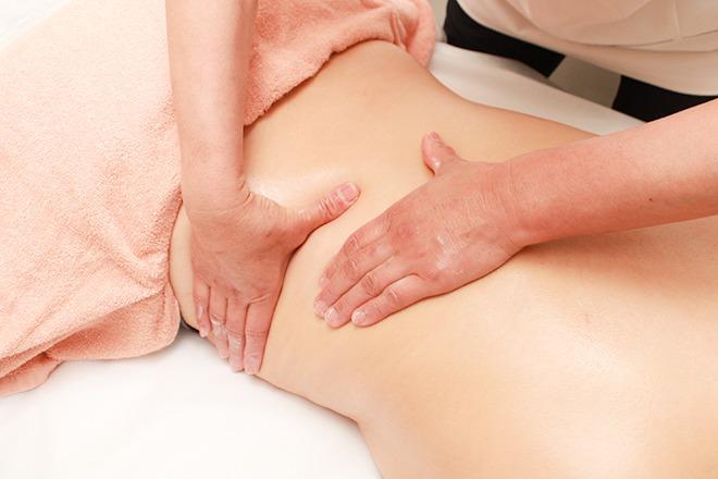 【新規限定】【憧れのくびれGET】骨盤調整+美くびれリンパマッサージ 50分 通常料金8,800円