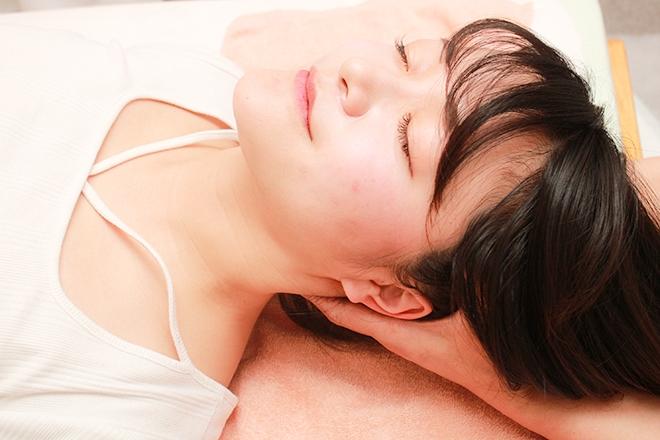 【新規限定】【寝落ち必至】小顔調整+極上ヘッドスパ 70分 通常料金6,000円