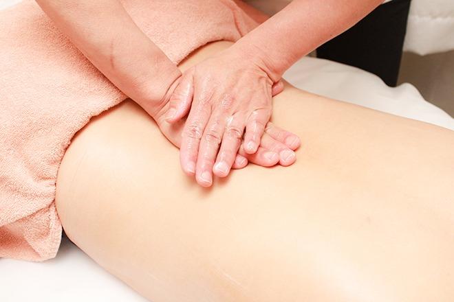 【新規限定】【美と健康を叶える贅沢】骨盤調整+背中&くびれリンパ 90分 通常料金12,000円