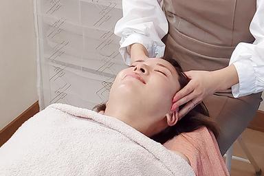 【首肩まで解して小顔リフト☆】お好みアロマヘッドマッサージ(オイル持参の方)6回コース 30分