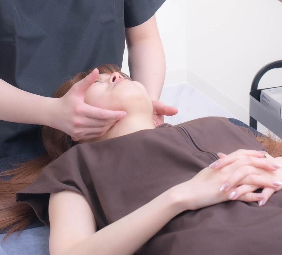 【首肩のつらさ・姿勢の乱れに】巻き肩×フェイスライン集中60分