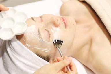【シミケア・くすみの気になる方】エッセンシャルエヴァネッセントコース 90分