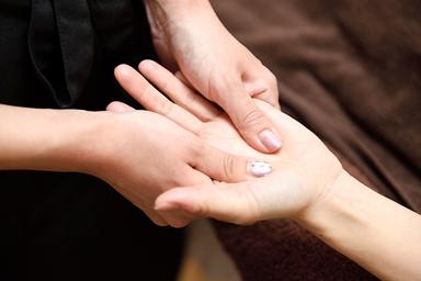 フェイシャルエステ＋ハンドマッサージ 70分