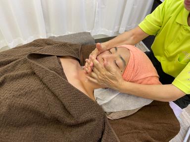 プレミアムコース(約100分)　全身+美顔のトータルケア