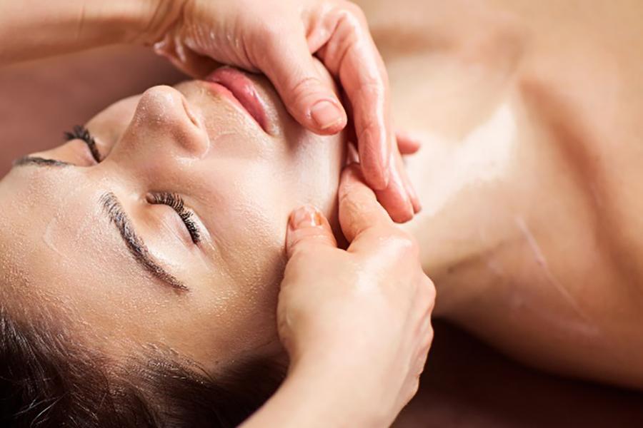 お買い物ついでにサクッと美肌★集中フェイシャル 約40分