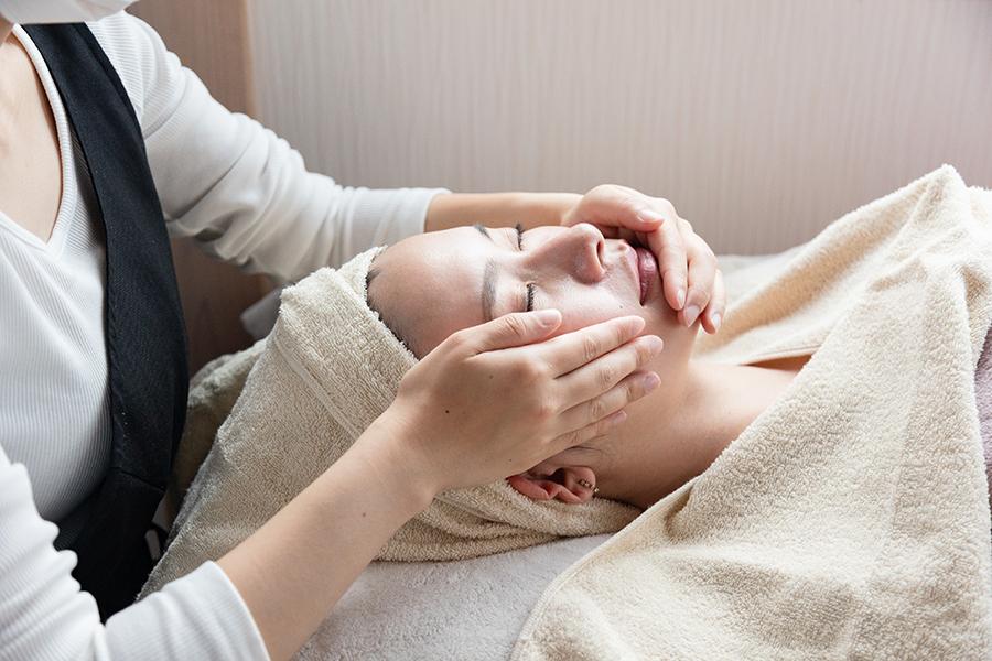 【韓国艶肌】水光肌トリートメント(ビタミンC導入＋ヒト羊水幹細胞培養液付き) 90分