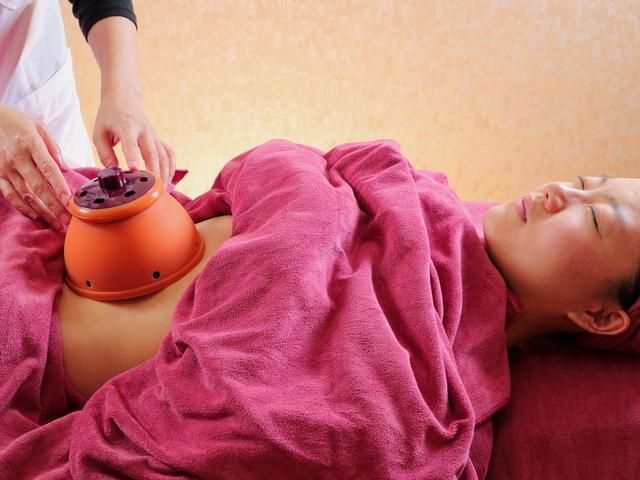 【脂肪燃焼お腹セラピー】強力脂肪燃焼クリーム+カッサ&温石、よもぎ温熱 70分