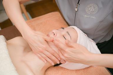 フェイシャル＆ドライヘッドマッサージ【AI姿勢分析&骨盤調整付き】 90分