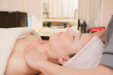 【新規限定】【肌質改善◎】小顔リンパマッサージ＋ドライヘッドマッサージ＋骨盤調整付 90分 通常料金16,500円