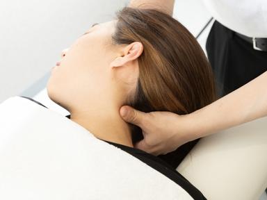 《人気No.2☆》首肩・頭痛整体60分＋ヘッド20分＋猫背・骨盤矯正14000→¥9000