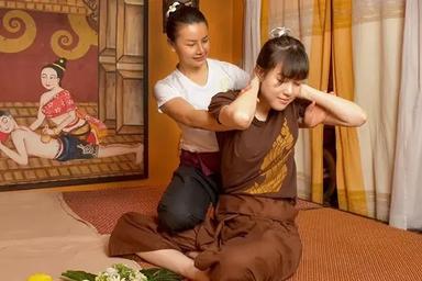 タイ古式マッサージ 60分