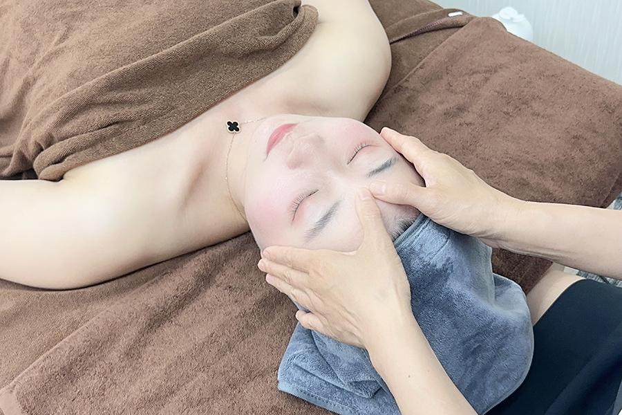 《Face》毛穴汚れスッキリ★毛穴洗浄 コース 30分