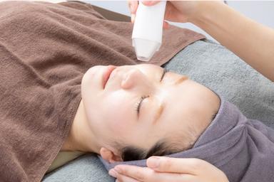 《ニキビシミケア/肌質改善》毛穴洗浄ピーリング＋プラズマ＋幹細胞導入 90分