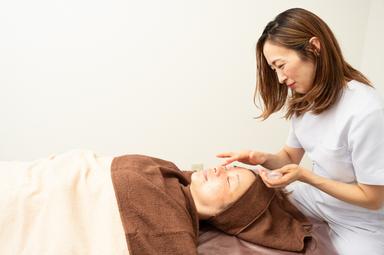 【新規限定】【根本解決を目指す！】毛穴・肌荒れケア集中コース 70分 通常料金11,000円