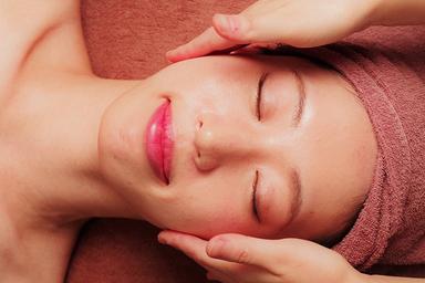 《20時30分以降のご来店》小顔フェイスセラピー(パック付き) 30分