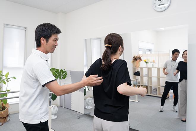 【新規限定】《身体のバランスを根本から整える》プロの手技×姿勢ケア 90分 通常料金7,000円