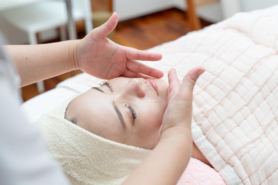 《スペシャルケア》フェイシャルトリートメント (マスクパック＋グレードUPローション付) 40分