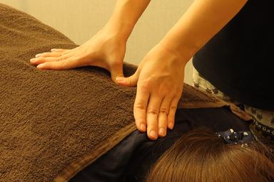 【新規限定】お試しコース♪首から足裏まで、短時間で全身揉みほぐし★ボディケア/もみほぐし 40分 通常料金4,480円
