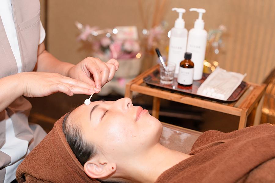 【美白やハリを出したい方に】ホワイトスノーピール 90分