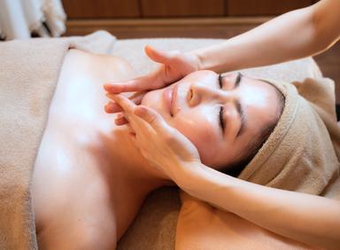 楽園コース(よもぎ蒸し+アロマトリートメント+フェイシャル+ヘッドスパ) 150分