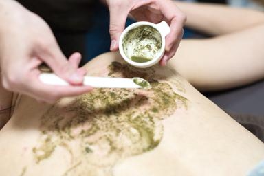 【新規限定】【背中ニキビ・跡を徹底ケア】お背中剥離なしハーブピーリング60分通常料金22,000円