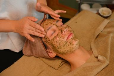 【新規限定】【毛穴引き締め・うるおい肌へ】REVIハーブピーリング  通常料金8,800円