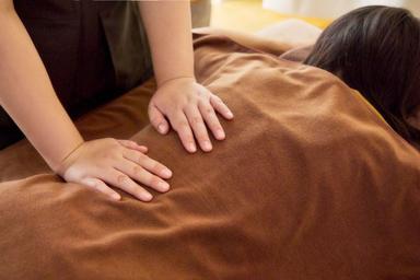 ママの私も、肩の力も、そっとほどける　深部ほぐし肩ラク上半身ケア 60分