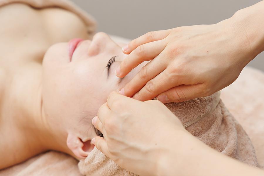 【新規限定】【美容のお悩みも一緒に改善したい方へ♪】全身骨格調整＋美容カイロ+フェイシャル 150分 通常料金14,000円