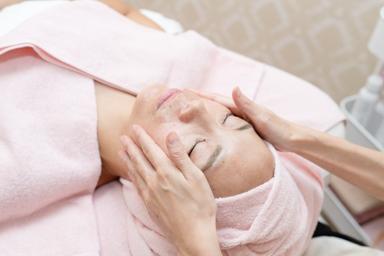 【お手軽肌メンテ】《ヒト幹細胞フェイシャル》 45分