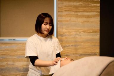【新規限定】「顔のたるみ、むくみに」女性専用 顔の印象UPコース 45分 通常料金7,200円