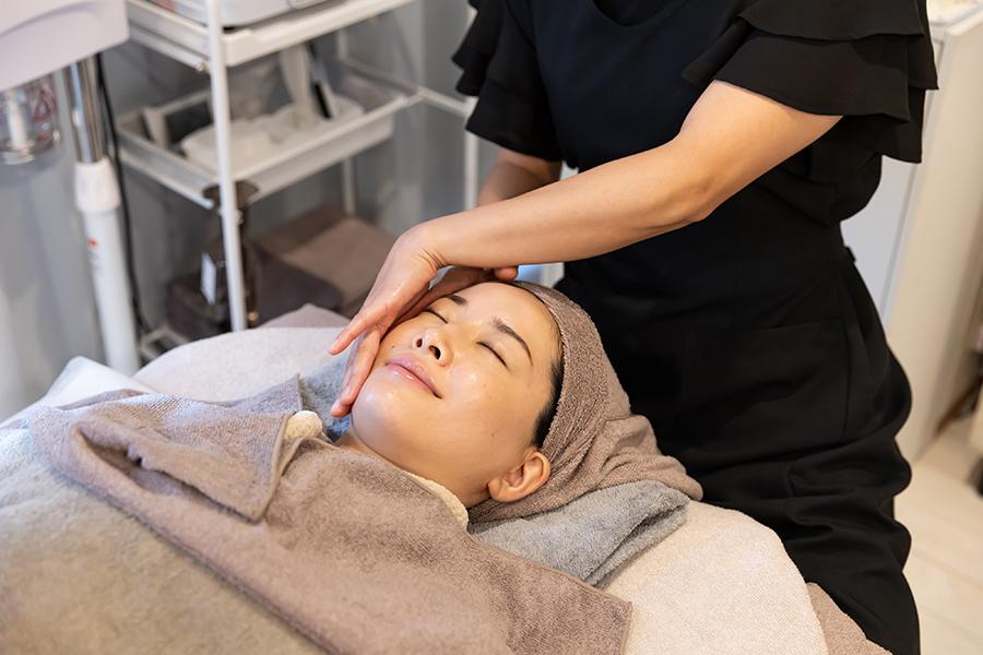 多幸感溢れるフェイシャルトリートメント 70分