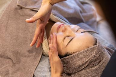 輝く美肌フェイシャルトリートメント 40分