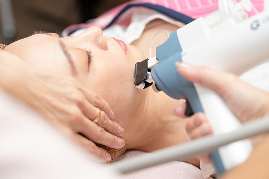 GFエステ＋GFパック(高圧ジェットエアーで美容液導入＋幹細胞配合パック) 70分