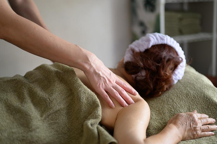 【体質別オイル(モホロジー)】アロマオイルリンパトリートメント 全身 110分