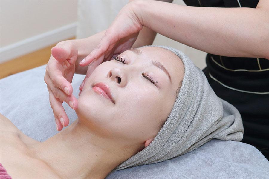 【レディース】フェイシャルアロマトリートメント(パック付)  60分