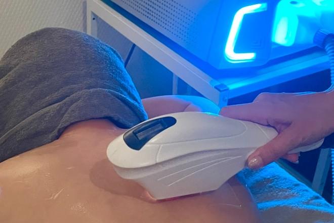 【レディース脱毛】【背中脱毛】 15分