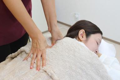 【肩の疲れの原因は腸に!?】美活腸もみ＋首肩デコルテリンパ 70分