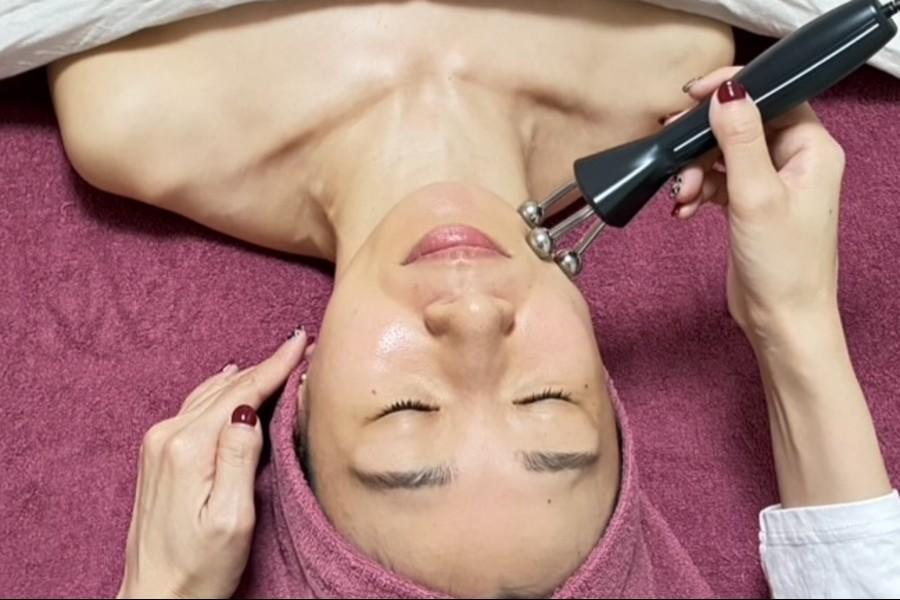 【新規限定】たるみ改善♪EMSリフトアップ 70分 通常料金13,200円