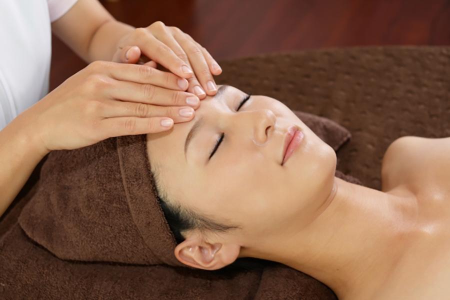 【全員OK】【水光肌に♪】頭皮ケア＋フェイシャル(EMS)＋ヒト幹細胞美容液 30分