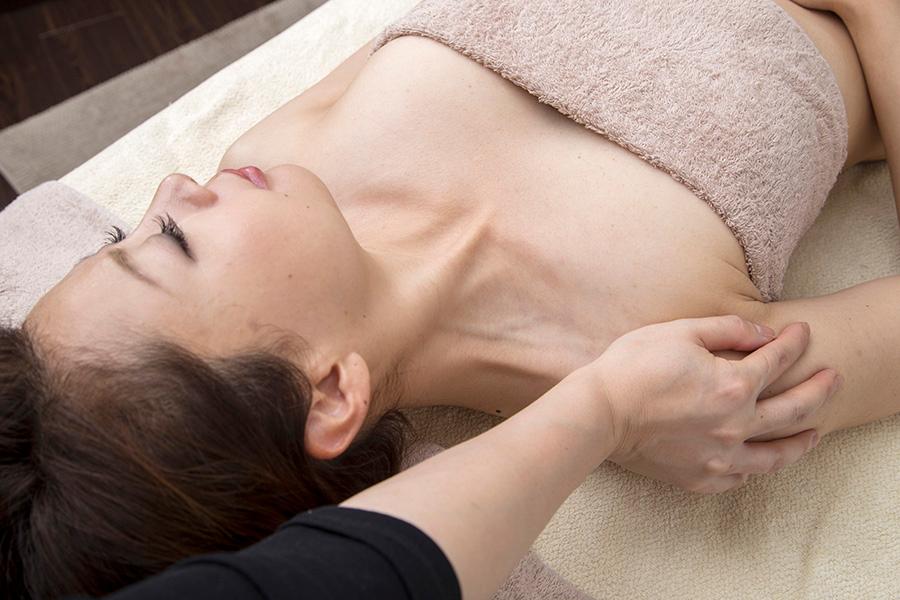 全身(炭酸ヘッド付)リンパドレナーシュ ポールシェリー体質別エッセンス込 90分