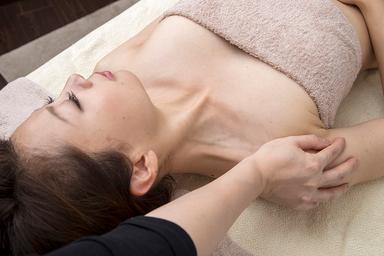 ネック・デコルテ集中ケア【ブライダル人気】お姫様コース 50分