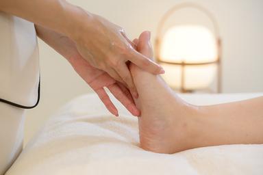 贅沢フットケア (足裏～膝周り) 60分