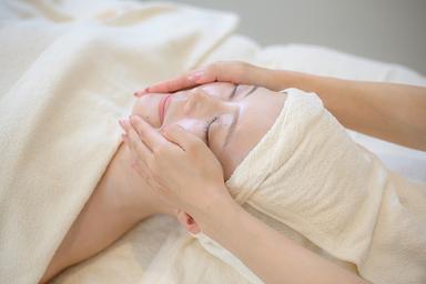 フェイシャル (ベーシック+水素パックor幹細胞培養液orハーブピーリング) 90分