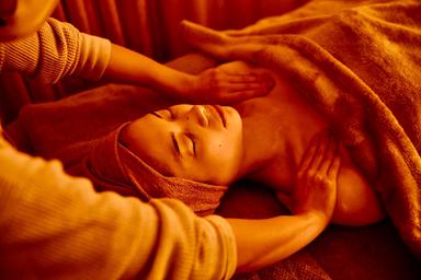 【新規限定】【肩甲骨/肩こり/腰痛】上半身リンパマッサージ 60分 通常料金19,800円