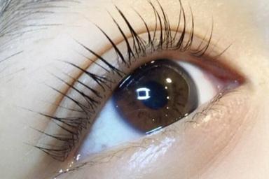 仰向けでオイルリンパマッサージ30分&まつ毛パーマ30分