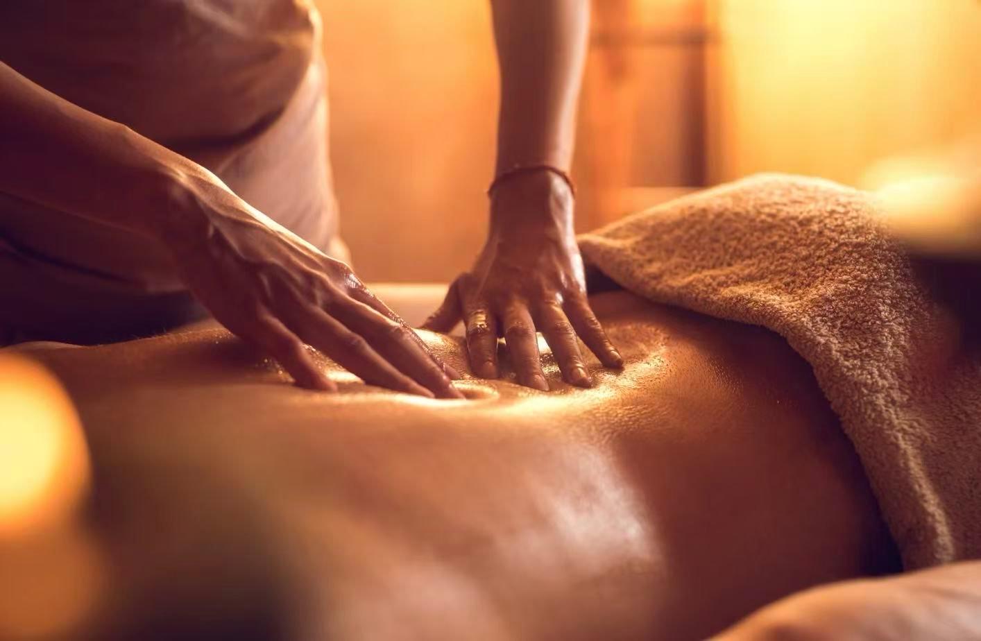 【腰・脚だるさ集中改善】温熱療法中式経絡オイルリンパマッサージ50分6000円