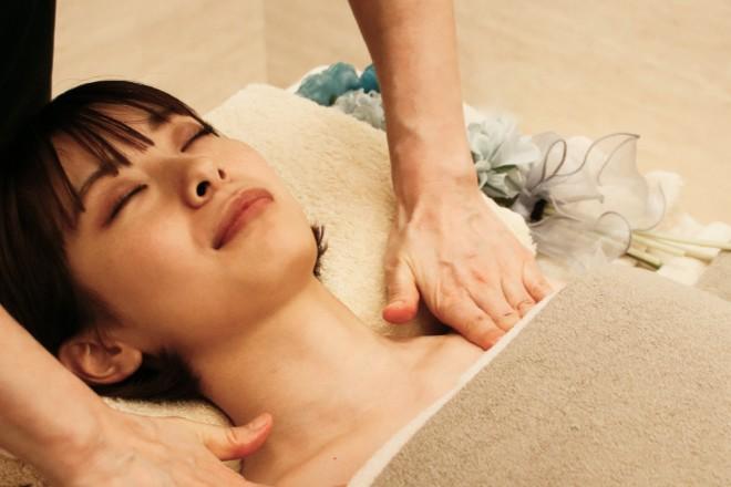 極上ドライヘッドスパ+首肩デコルテ 60分