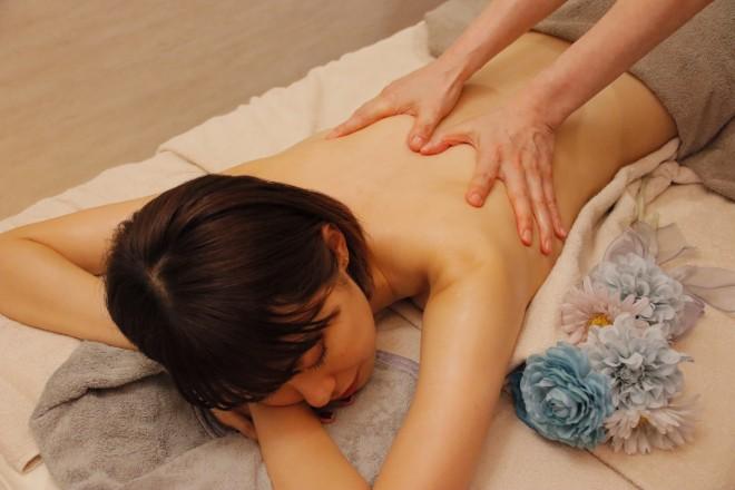 背面アロマリンパ＋ロミロミ 60分